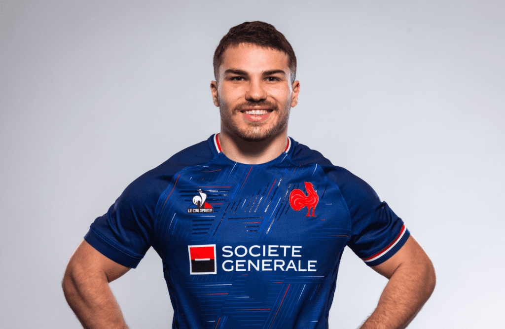 Antoine Dupont : le prodige du rugby qui façonne l’avenir du rugby français